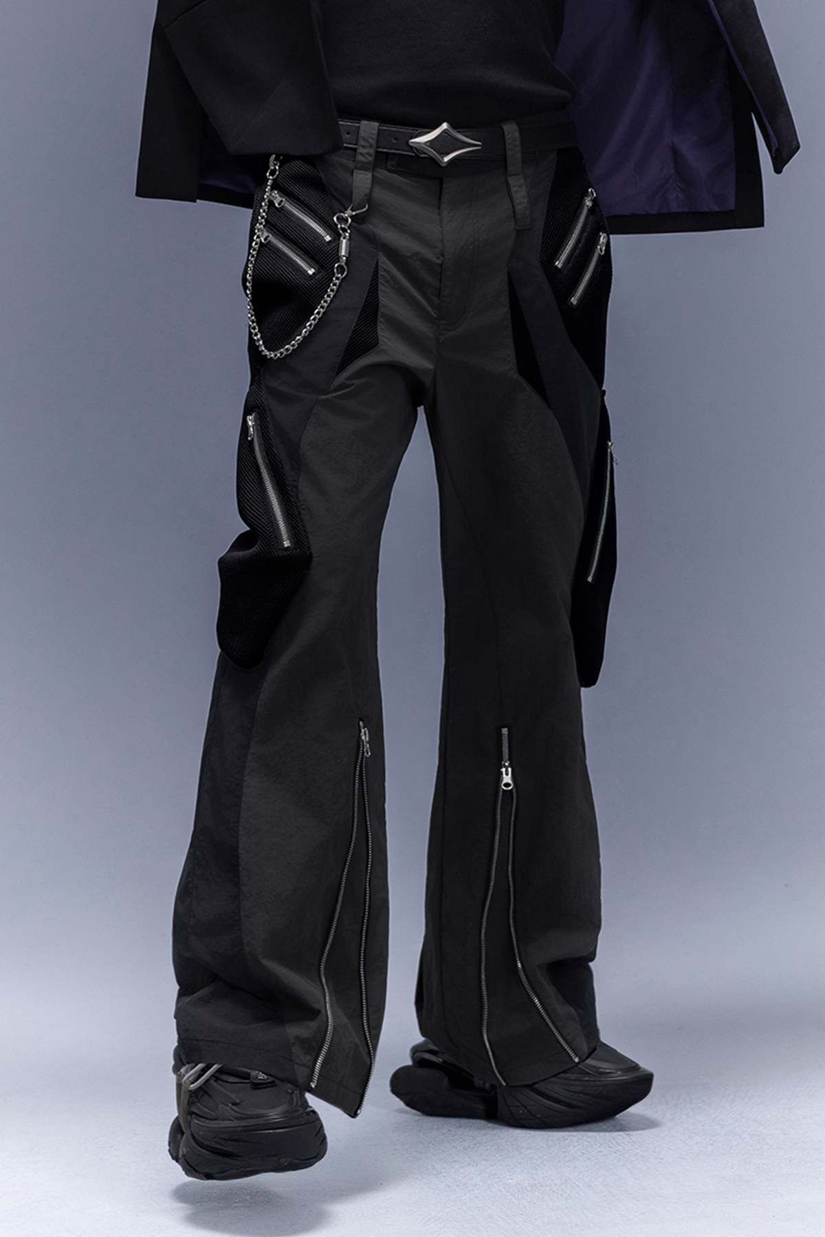 XIPHEVIL Paneled Multi-Pocket Zip Cargo Pants Black – photo 8 of 9
