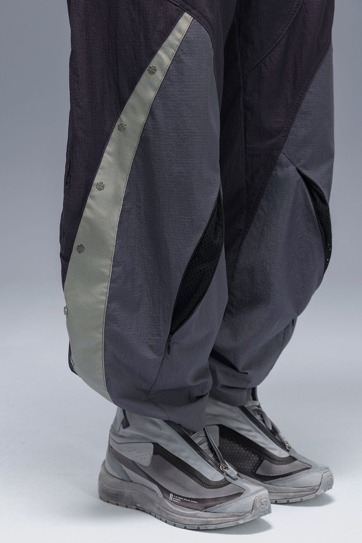 XIPHEVIL Deconstructed Contrast Panel Utility Curved Pants – photo 18 of 23