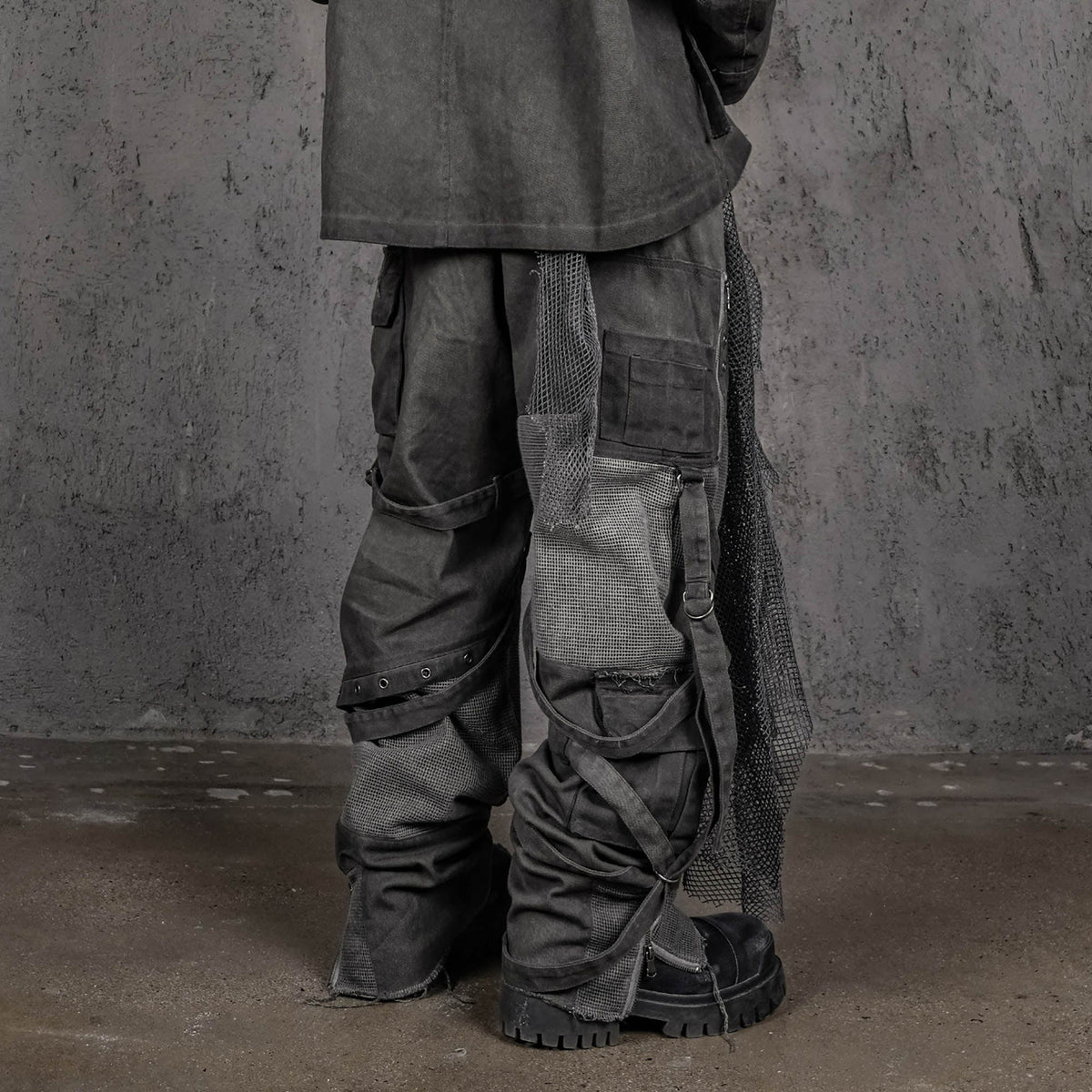 UNDERWATER Scavenger Heavyduty Multi-Pockets Striped Cargo – photo 2 of 24