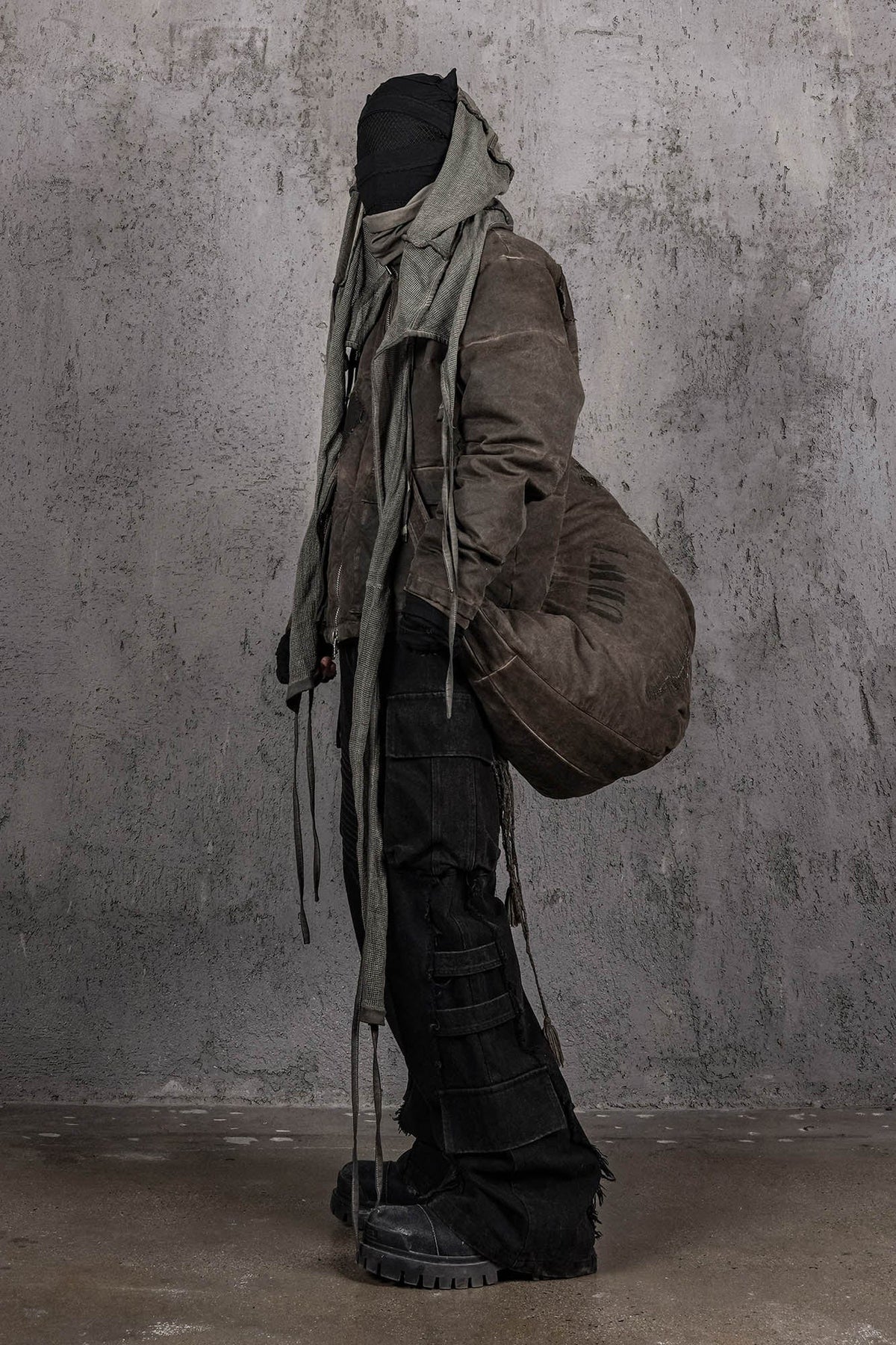 UNDERWATER Distressed Wanderer Patchwork Padded Jacket – photo 5 of 12