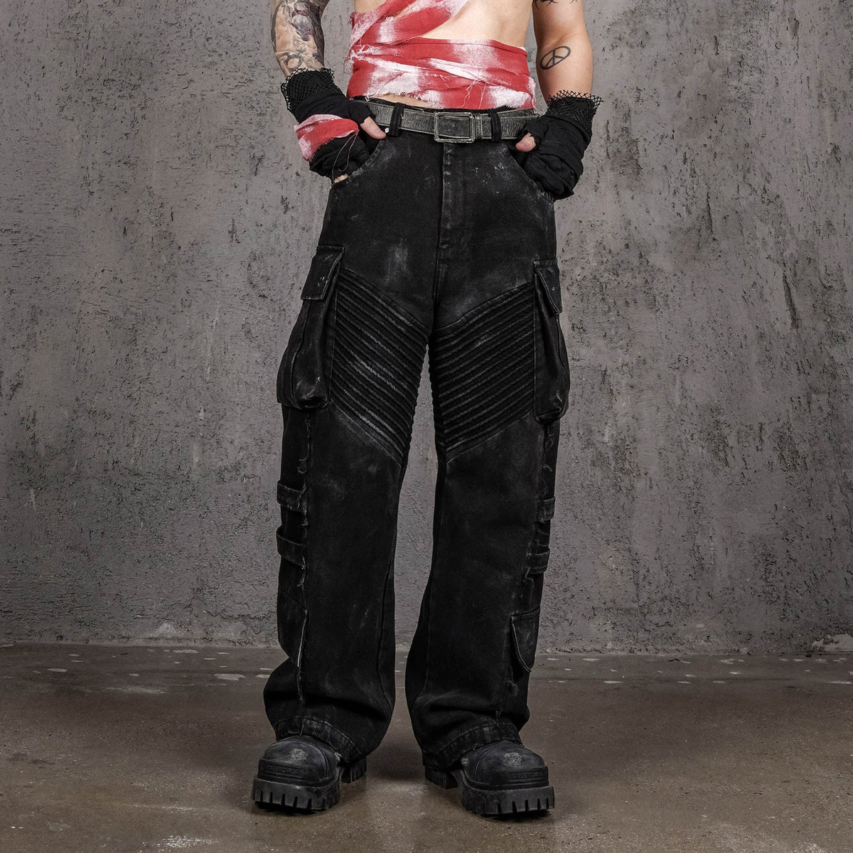 UNDERWATER Deconstructed Distressed Wanderer Multi-Pocket Jeans – photo 2 of 12