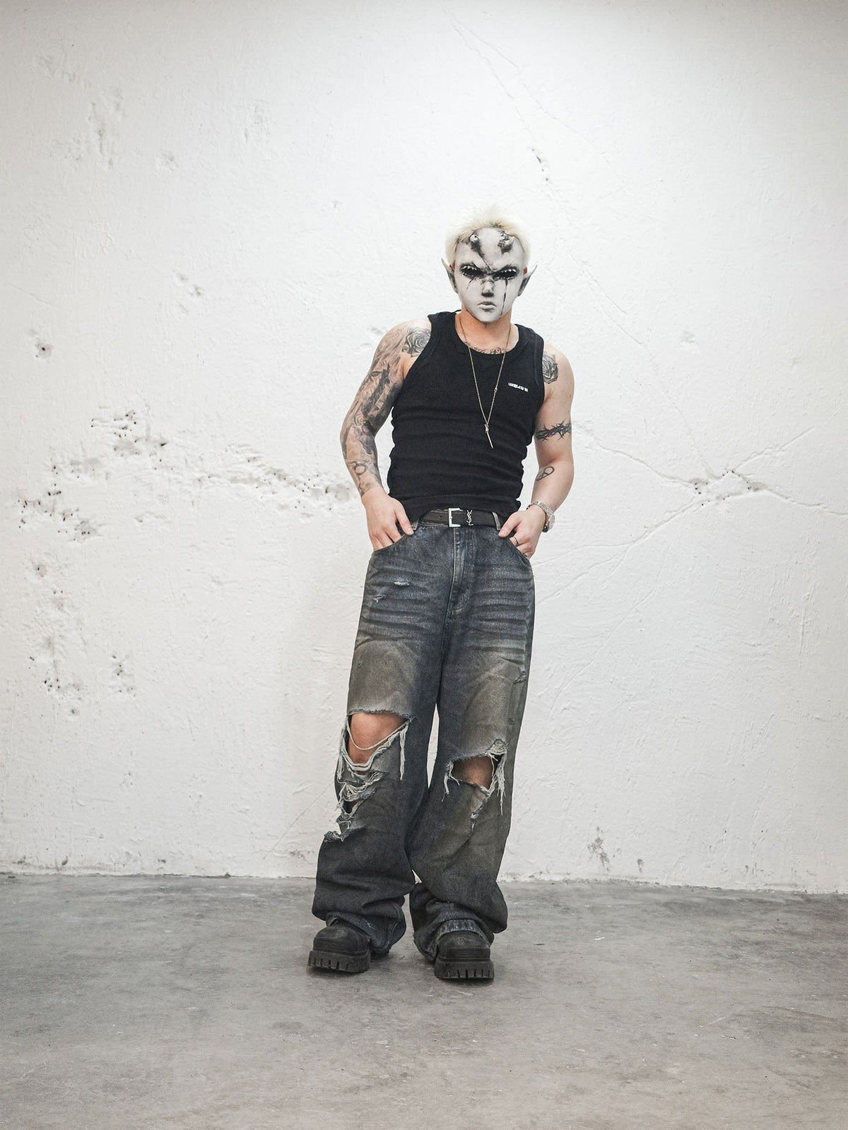 UNDERWATER Muddy Ripped Baggy Jeans – photo 4 of 13