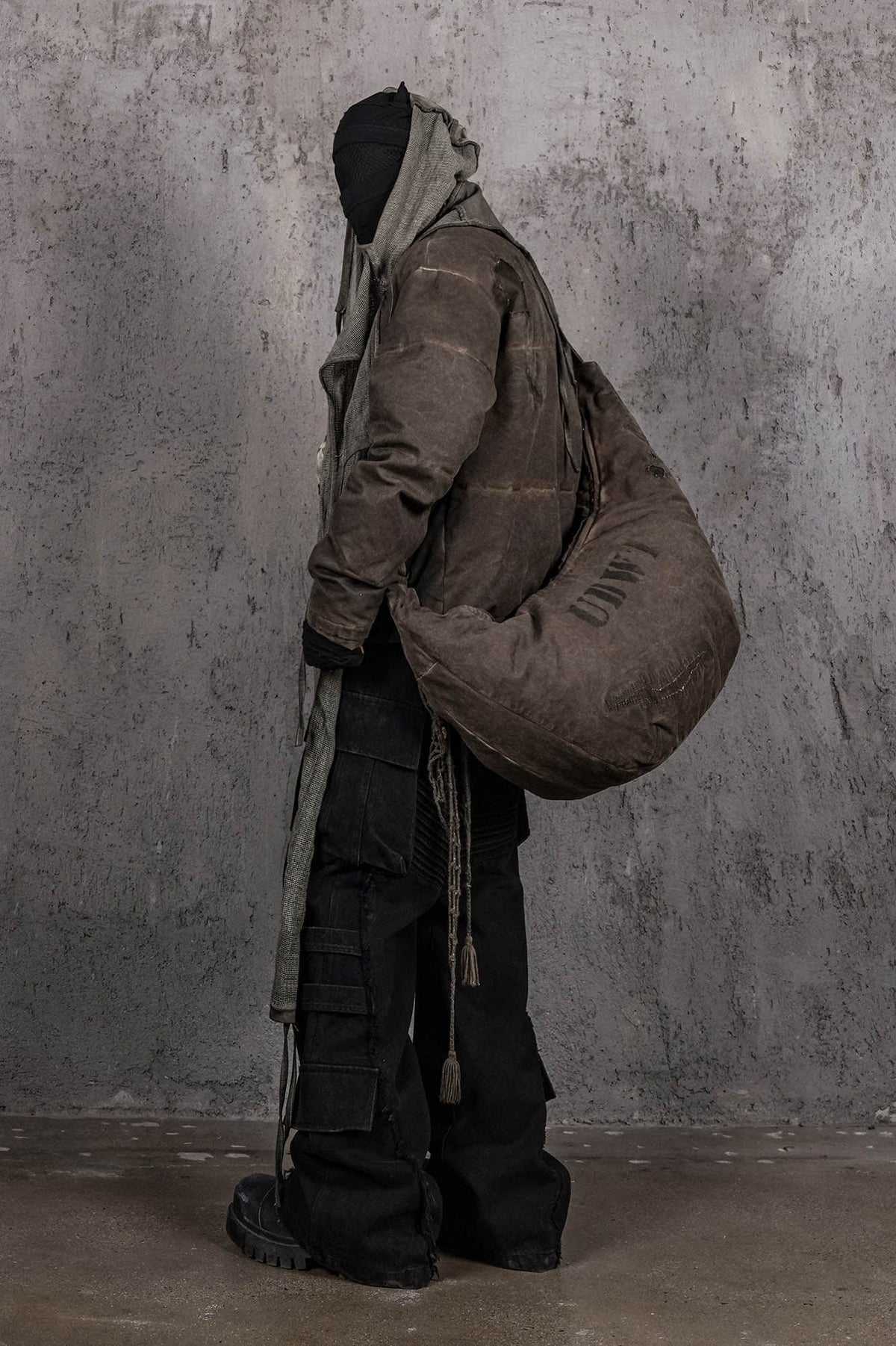 UNDERWATER Distressed Wanderer Crescent Bag – photo 4 of 13