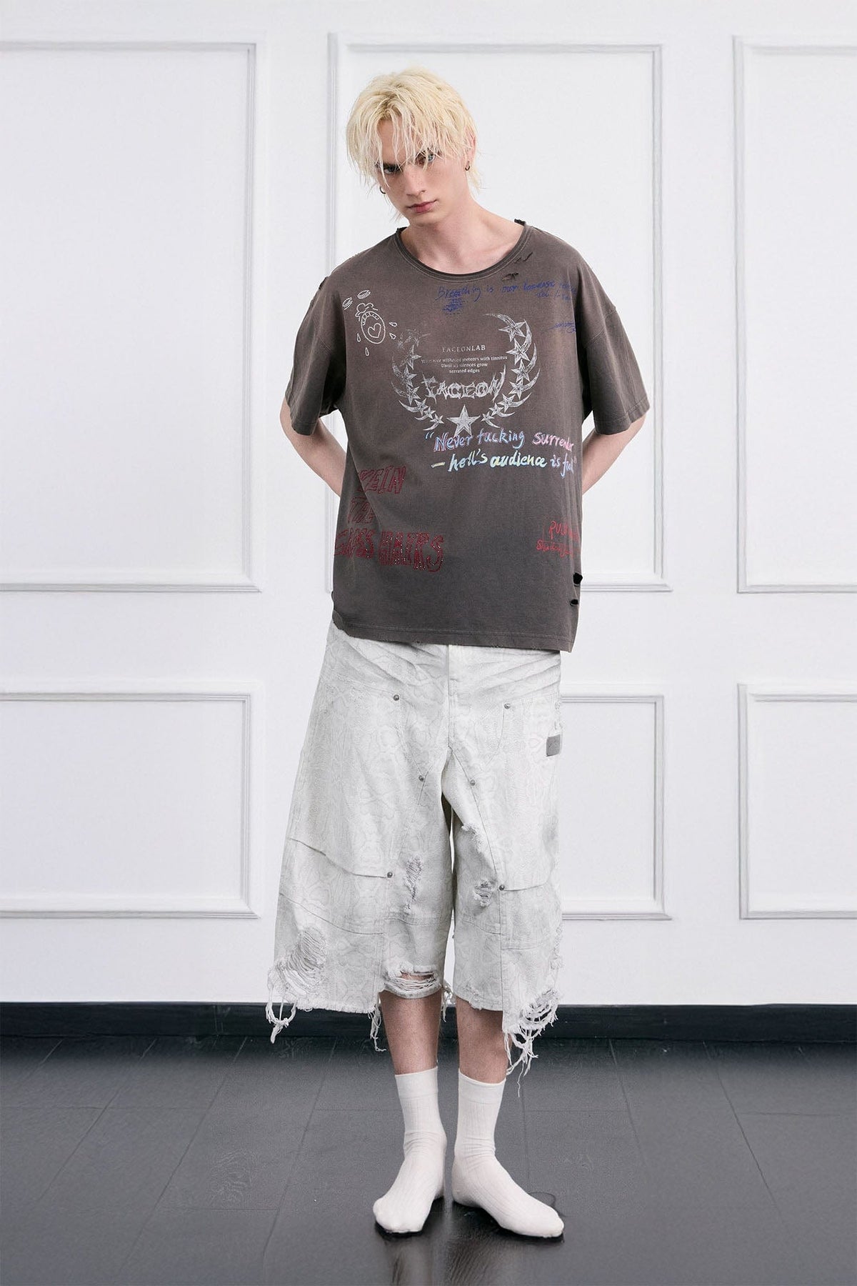 FACEONLAB Distressed Deconstructed Ripped Cargo Shorts – photo 7 of 15