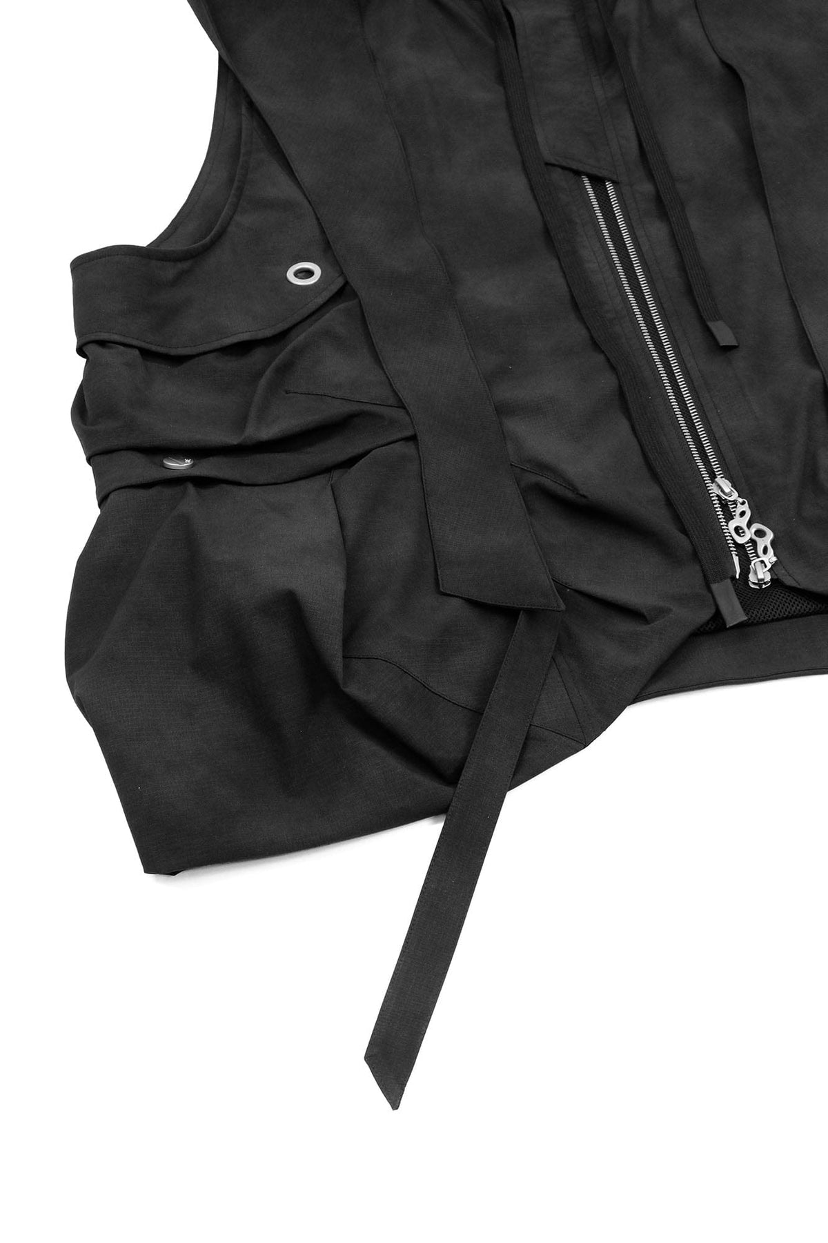 RELABEL Detachable Hood Big-Pocket Vest – photo 16 of 17