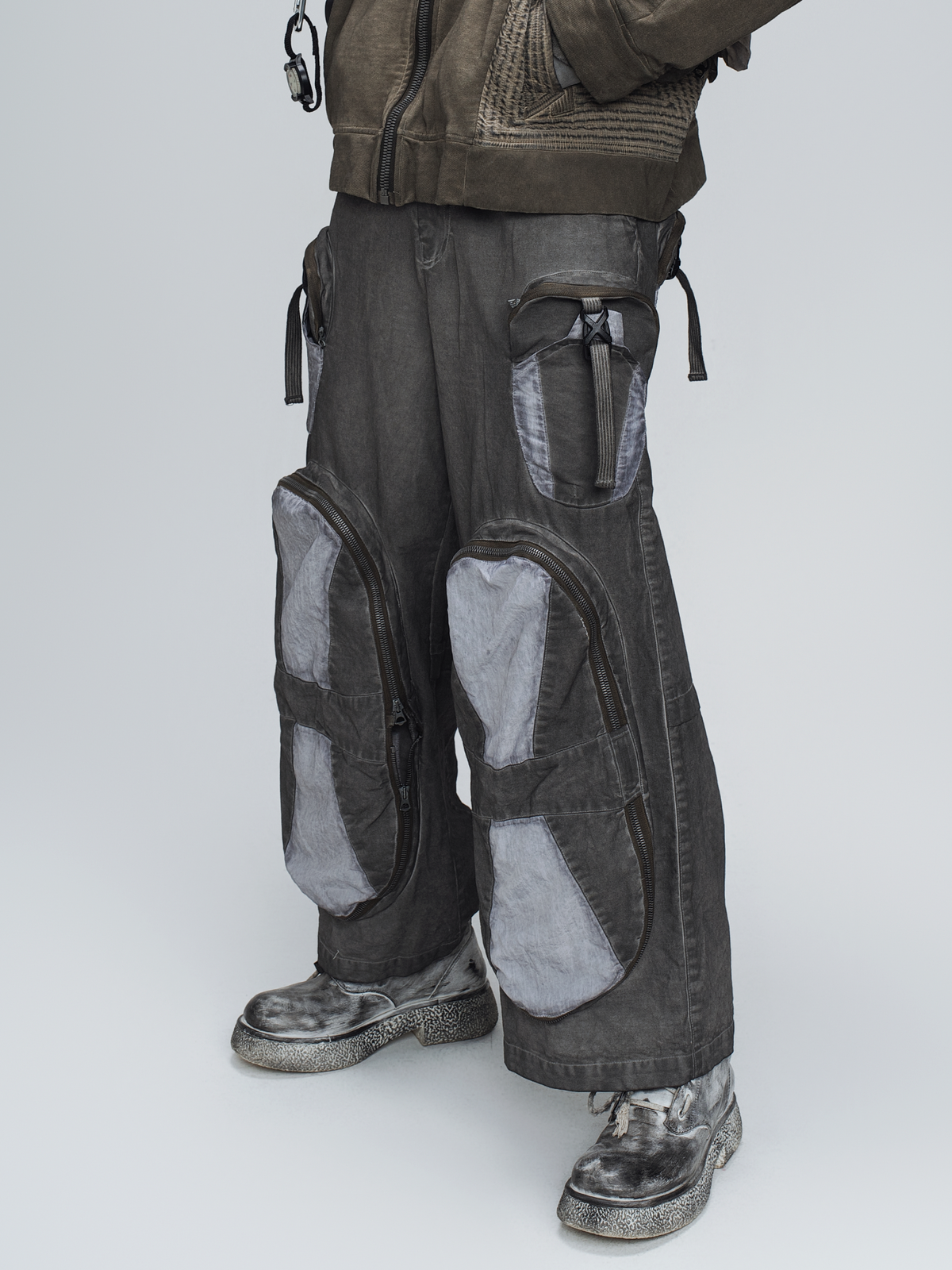 STEAM Multi-Pocket Spliced Parachute Cargo Pants – photo 18 of 25