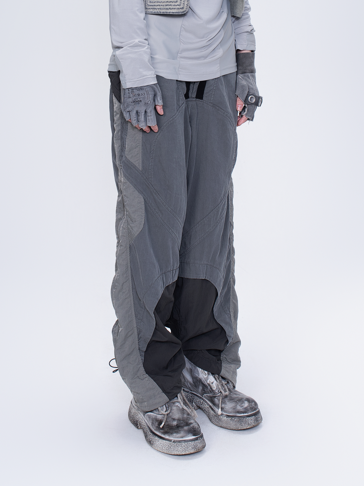 STEAM Deconstructed Zippered Spliced Wide-Leg Cargo Pants – photo 19 of 36