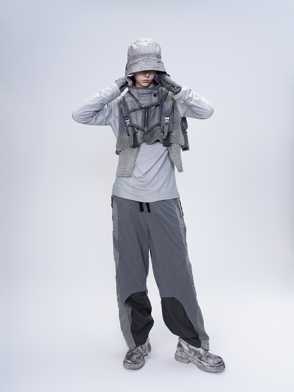 STEAM Deconstructed Zippered Spliced Wide-Leg Cargo Pants – photo 8 of 36