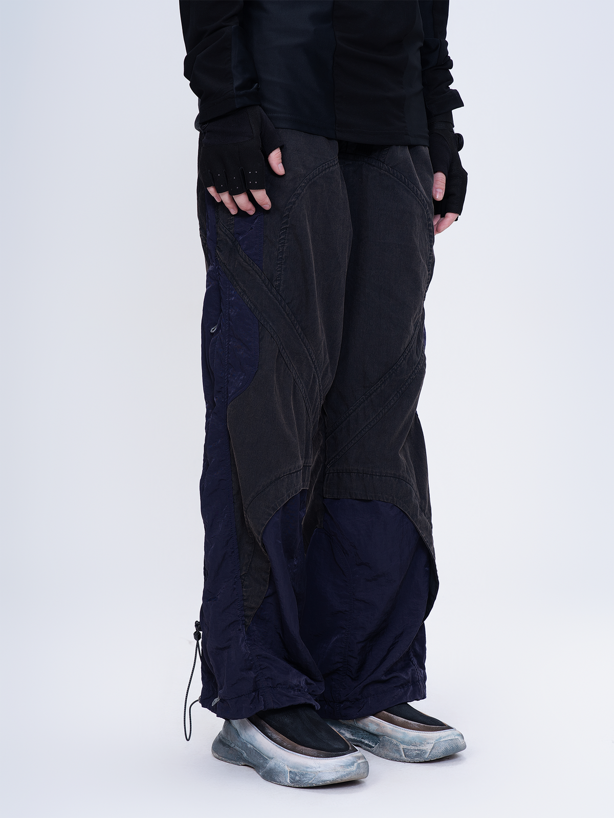 STEAM Deconstructed Zippered Spliced Wide-Leg Cargo Pants – photo 24 of 36