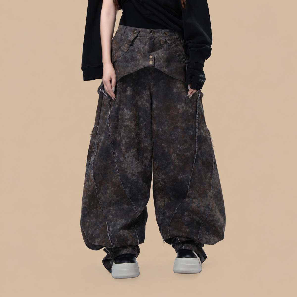MOGONGSHE Distressed Detachable Drape Curved Panel Jeans